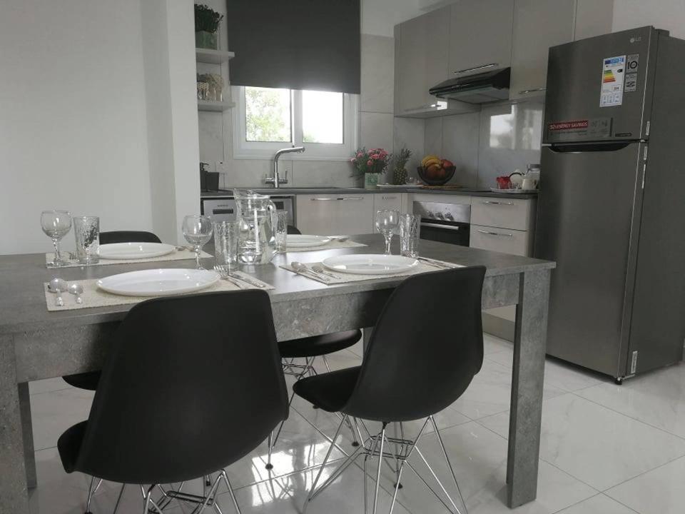 Georgianno Sea Apartments Protaras Exterior photo